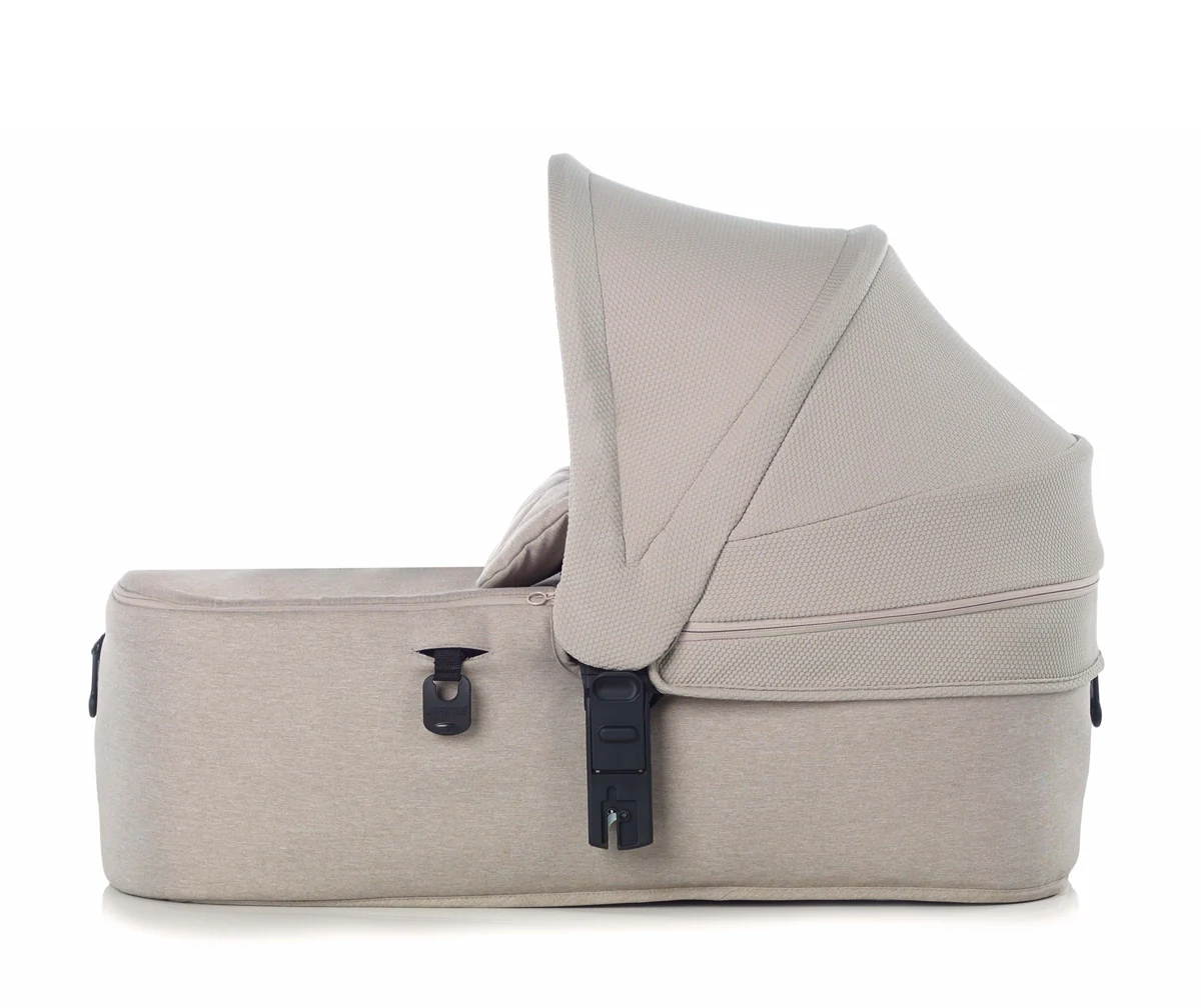 Jane Micro-BB Foldable Carrycot - Image 11